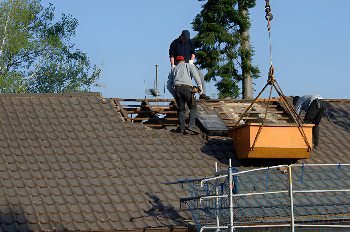 Emergency Roofing Service In Venice - Roofing Expert Near Me